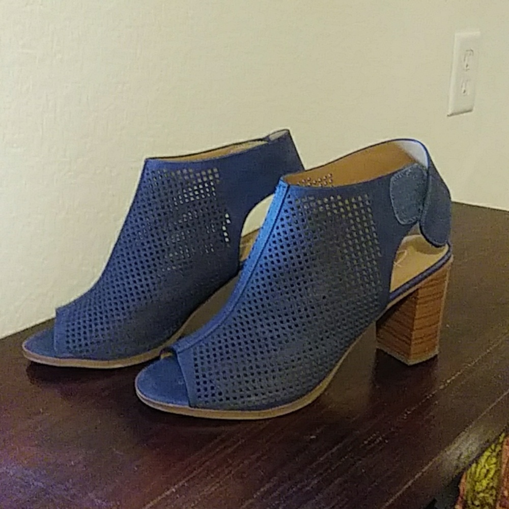 Peeptoe Sling Back Shooties